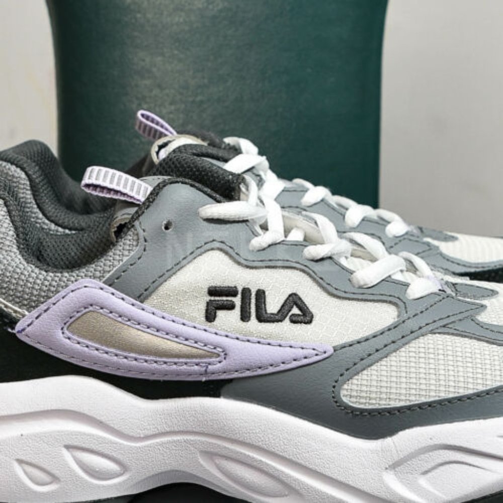 FILA Ladies' Envizion Shoe in purple - Picture 3 of 5